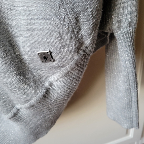 Smartwool Nokoni Dolman Sleeve Style Poncho Cream & Shimmer Gray - Picture 5 of 12